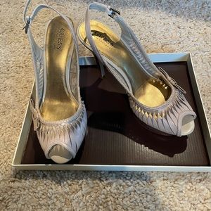 Neutral Guess High heels